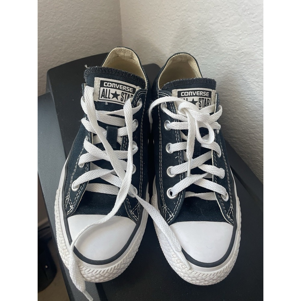 Converse Chuck Taylor All Star Low Top Navy Blue Canvas Unisex Size 4 Women 6